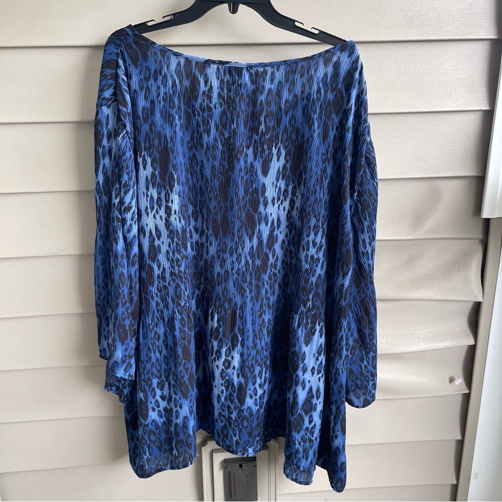 Catherines Womens Flare Sleeve Tunic Top Sz 4X Animal Print Blue Mob Wife Mature - Picture 2 of 7